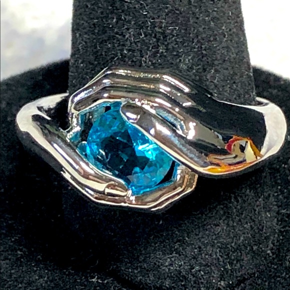 💍⭐️sterling silver ring with blue cubic-holding hands -caring ring - Picture 1 of 10
